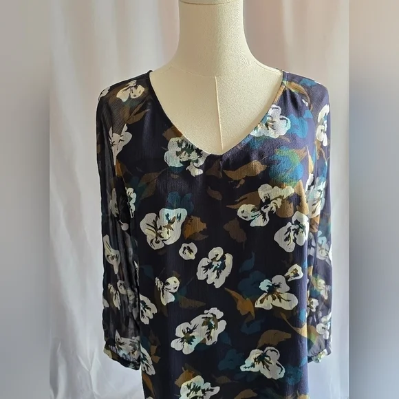 Cabi Pirouette Floral V-Neck Shift Dress Long-Sleeve Ruffle Hem Blue Multi Sz XS - Picture 3 of 14
